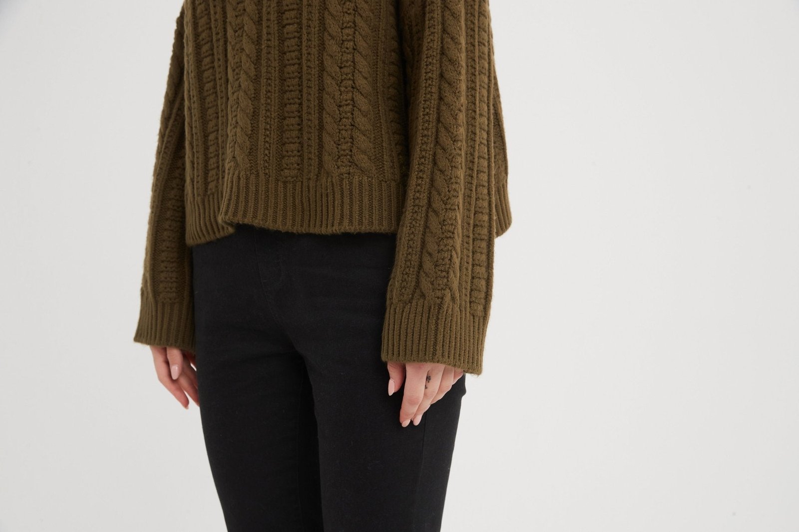 Tirelli Chunky Cable Oversized Knit - Image 5