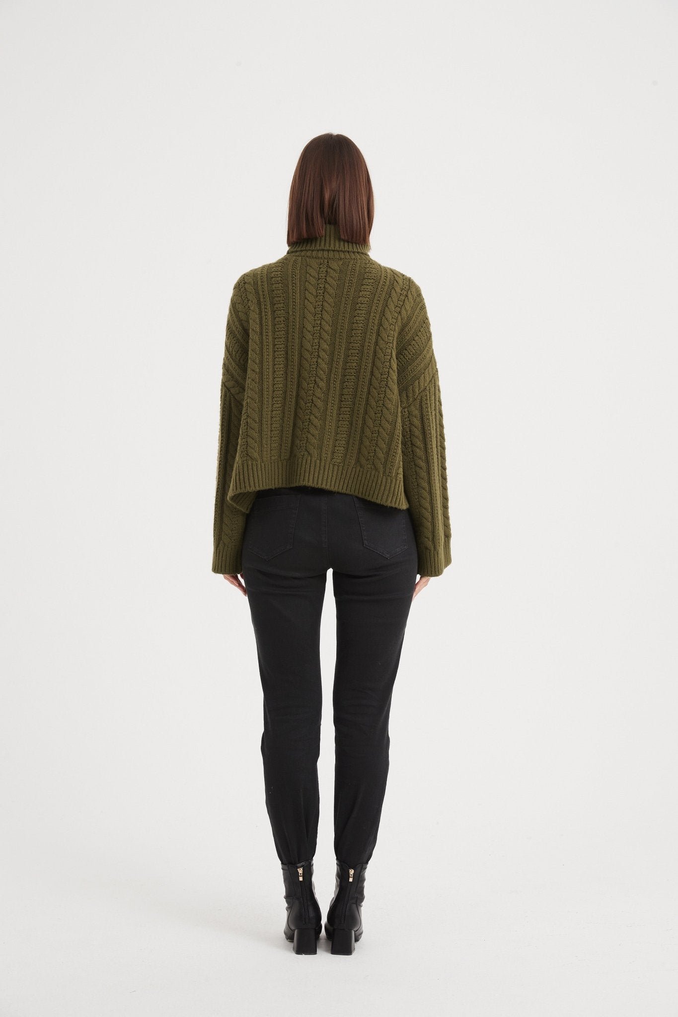 Tirelli Chunky Cable Oversized Knit - Image 8