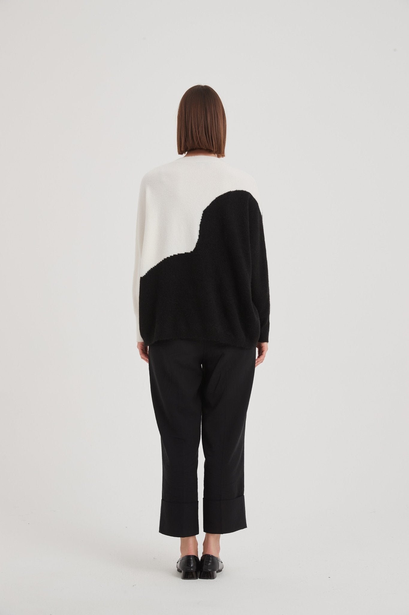 Tirelli Wave Detail Contrast Knit - Image 9